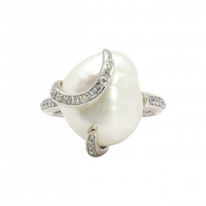 Bucherer 18K Pearl Diamond Ring